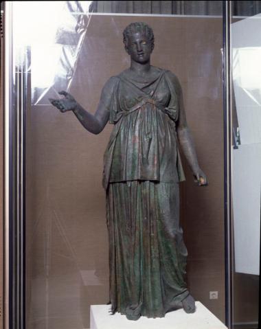 Χάλκινο άγαλμα Αρτέμιδος, η λεγόμενη Μεγάλη Άρτεμις του Πειραιώς.