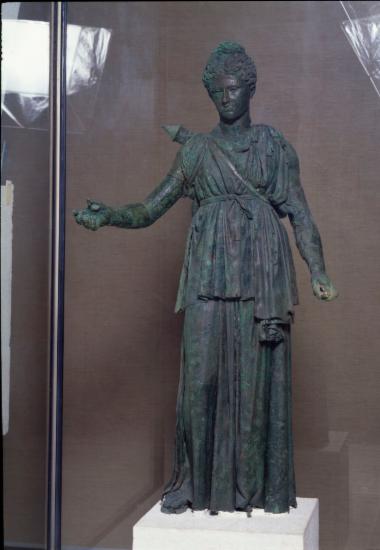 Χάλκινο άγαλμα Αρτέμιδος, η λεγόμενη Μικρή Άρτεμις του Πειραιώς.