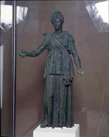 Χάλκινο άγαλμα Αρτέμιδος, η λεγόμενη Μικρή Άρτεμις του Πειραιώς.