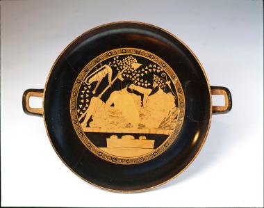 Αττική ερυθρόμορφη κύλικα. Ηρακλής και Διόνυσος. Έργο Δούριδος.