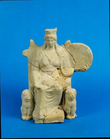 Πήλινο ειδώλιο ένθρονης Κυβέλης με 2 λιοντάρια