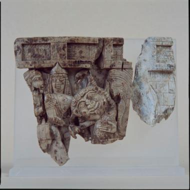 Πλάκα από ελεφαντόδοντο με παράσταση του Περσέα που αποκεφαλίζει τη Μέδουσα με τη βοήθεια της Αθηνάς, λακωνικό εργαστήριο