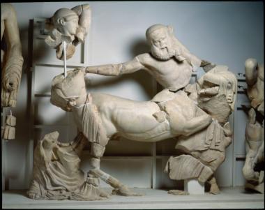 Σύμπλεγμα Λαπίθη-κενταύρου από το Δυτικό αέτωμα του ναού του Δία