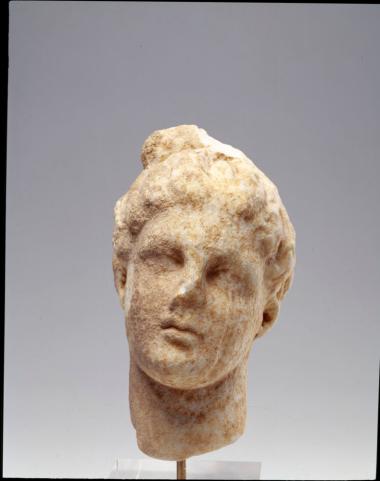 Μαρμάρινη γυναικεία κεφαλή