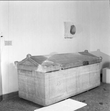 Μαρμάρινη σαρκοφάγος