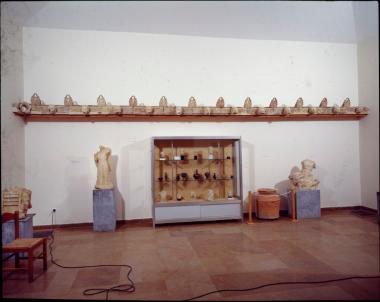 Η σίμη της στέγης του Λεωνιδαίου