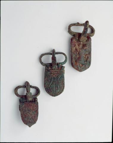 Τρεις χάλκινες πόρπες.