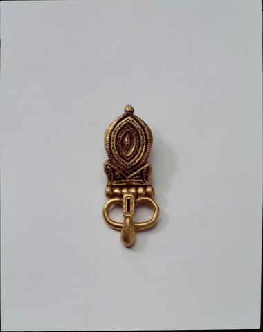 Χρυσή πόρπη.