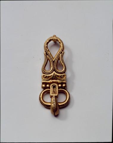 Χρυσή πόρπη.