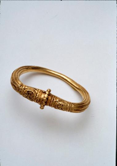Χρυσό βραχιόλι.