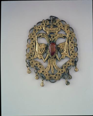 Ασημένιο ή χάλκινο επιχρυσωμένο εγκόλπιο.