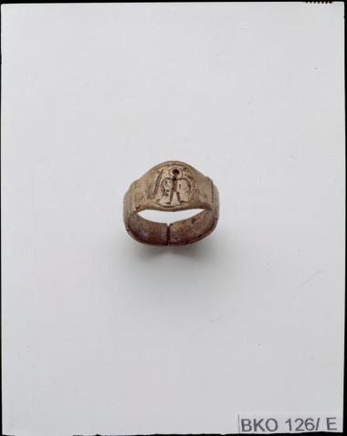 Χάλκινο δαχτυλίδι.