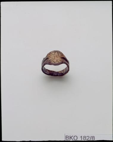 Χάλκινο δαχτυλίδι.