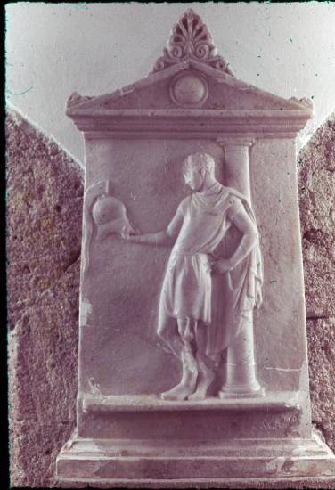 Επιτύμβια στήλη με πολεμιστή