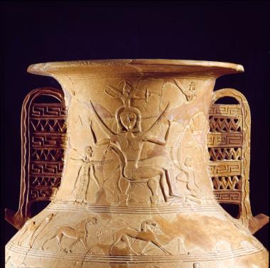 Ανάγλυφος πίθος με παράσταση καθιστής θεάς στο λαιμό