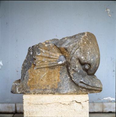 Πλάκα μα ανάγλυφη διακόσμηση δελφινιού