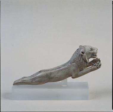 Λιοντάρι από ελεφαντόδοντο, προερχόμενο από τάφο Αιγύπτιου φαραώ της 18ης ή 19ης δυναστείας