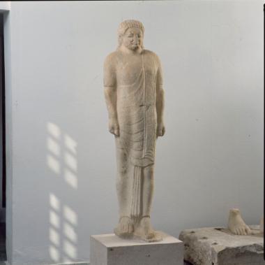 Μαρμάρινο άγαλμα νέου από το ακρωτήριο Φονιάς