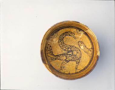 Πήλινη εφυαλωμένη κούπα με παράσταση πτηνού