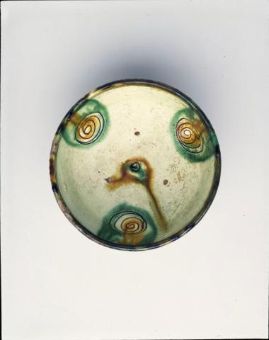 Πήλινη εφυαλωμένη κούπα με διακόσμηση σπειρών