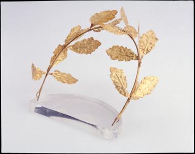 Χρυσό στεφάνι με φύλλα δάφνης