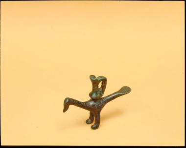 Χάλκινο πτηνόμορφο περίαπτο