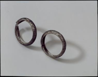 Δύο ασημένιοι δακτύλιοι