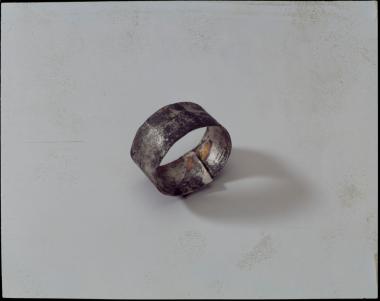 Ένας ασημένιος δακτύλιος