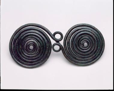 Χάλκινη οκτώσχημη πόρπη