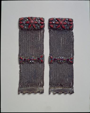 Δύο ασημένια επιχρυσωμένα βραχιόλια