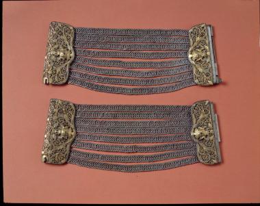 Δύο ασημένια επιχρυσωμένα βραχιόλια