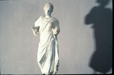 Αγαλμάτιο της Υγιείας, κόρης του Ασκληπιού.