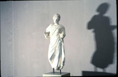 Αγαλμάτιο της Υγιείας, κόρης του Ασκληπιού.