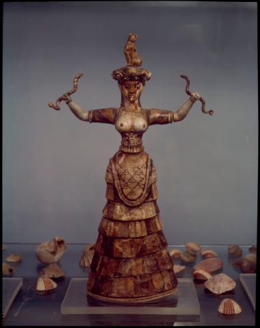 Θεά των όφεων με υψωμένα χέρια