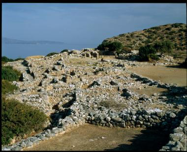 Το κτίριο Η, η αυλή,το ανάκτορο, δρόμοι και σπίτια