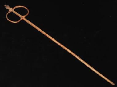 Ξύλινη ρόκα για το γνέσιμο του μαλλιού.