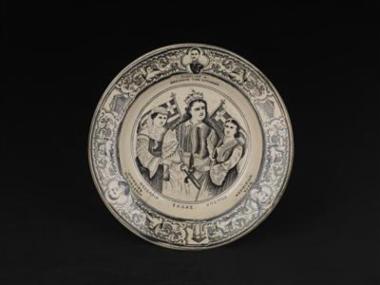 Πιάτο από φαγεντιανή με έντυπη ζωγραφιά ιστορικής εικονογραφίας.