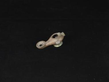 Χάλκινο λυχνάρι χωρίς λαβή.