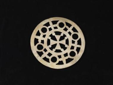 Χάλκινο, χυτό,  πολυκάνδηλο.