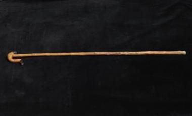 Η ξύλινη γκλίτσα του Ε. Αβέρωφ.