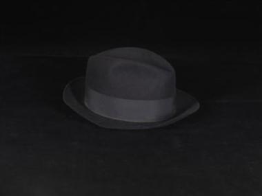 Μαύρο υφασμάτινο καπέλο του Ε. Αβέρωφ.