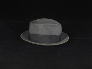 Γκρί μάλλινο καπέλο του Ε. Αβέρωφ.