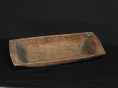 Ξύλινη σκάφη για ζύμωμα.