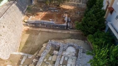 Πολυάνδριο (DJI0039)