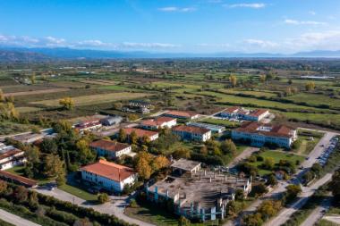 ΤΕΙ-Βιβλιοθήκη (DJI0698)