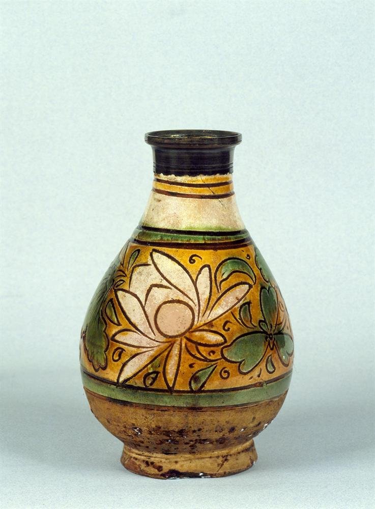 Vase of Cizhou-type with incised and painted decoration
