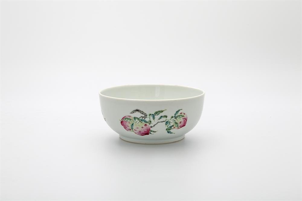Bowl, porcelain with famille rose decoration