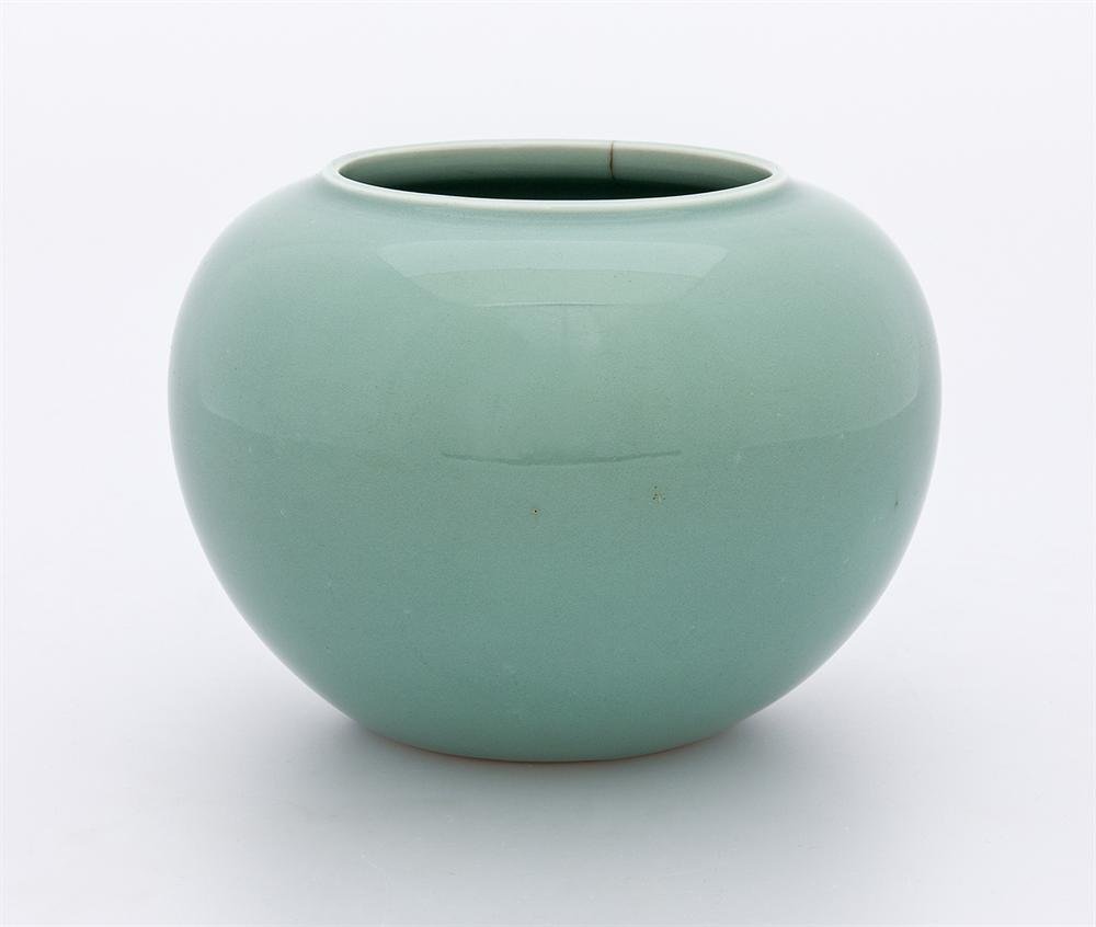 Jar of Longquan-type porcelain