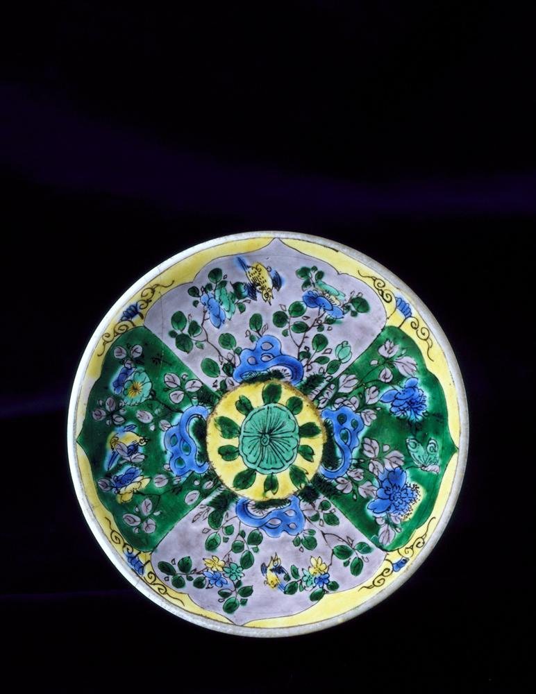 Saucer, porcelain with famille verte enamels