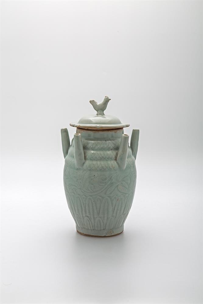 Funerary jar with lid Bowl of glazed Longquan stoneware